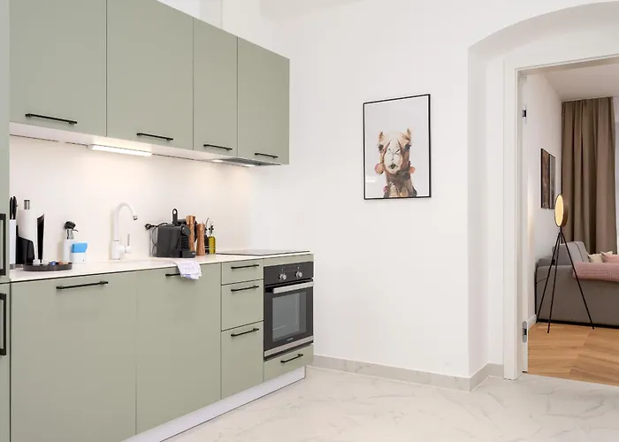 Limehome Karajangasse