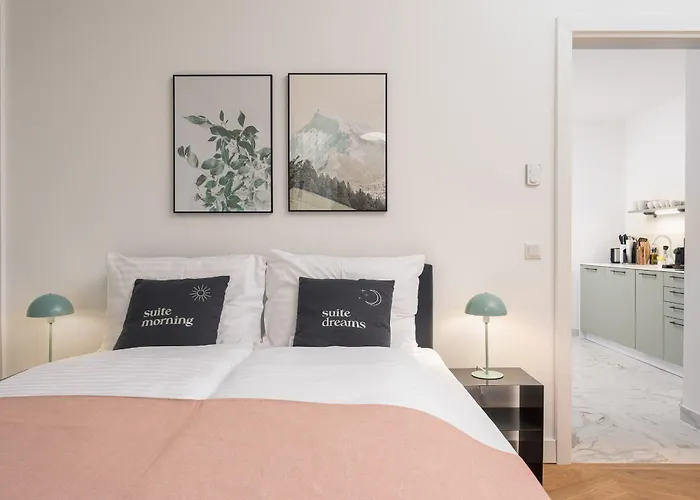 Limehome Karajangasse Daire *