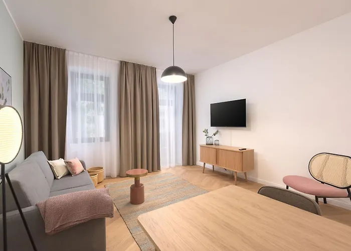 Limehome Karajangasse