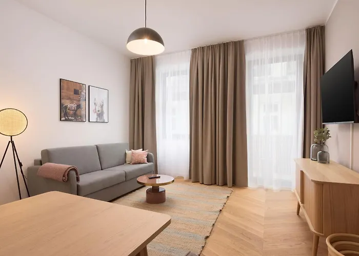 Limehome Karajangasse