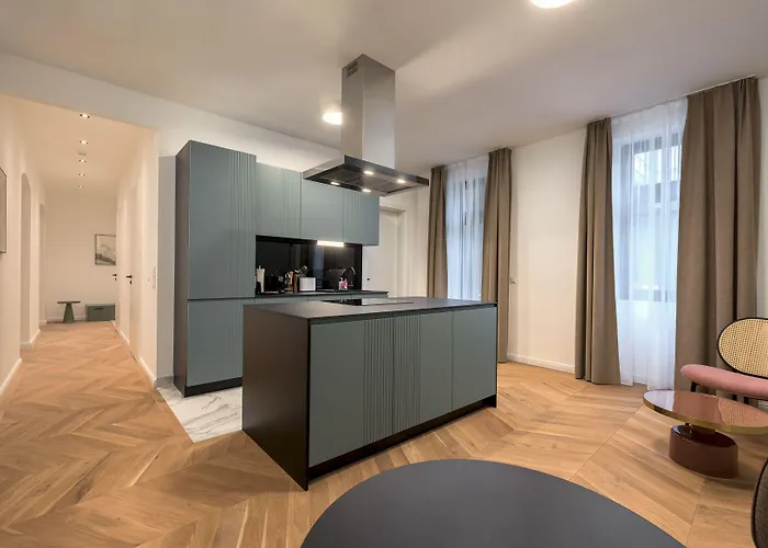 Limehome Karajangasse