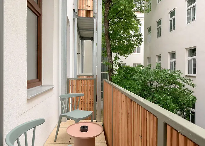 Limehome Karajangasse *